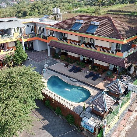 Villa Panderman Indah Batu  Exterior photo